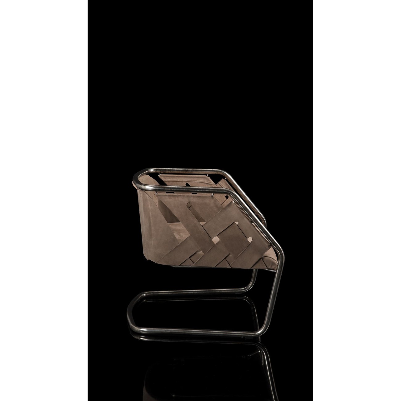 HENGE CHAISE STRIP