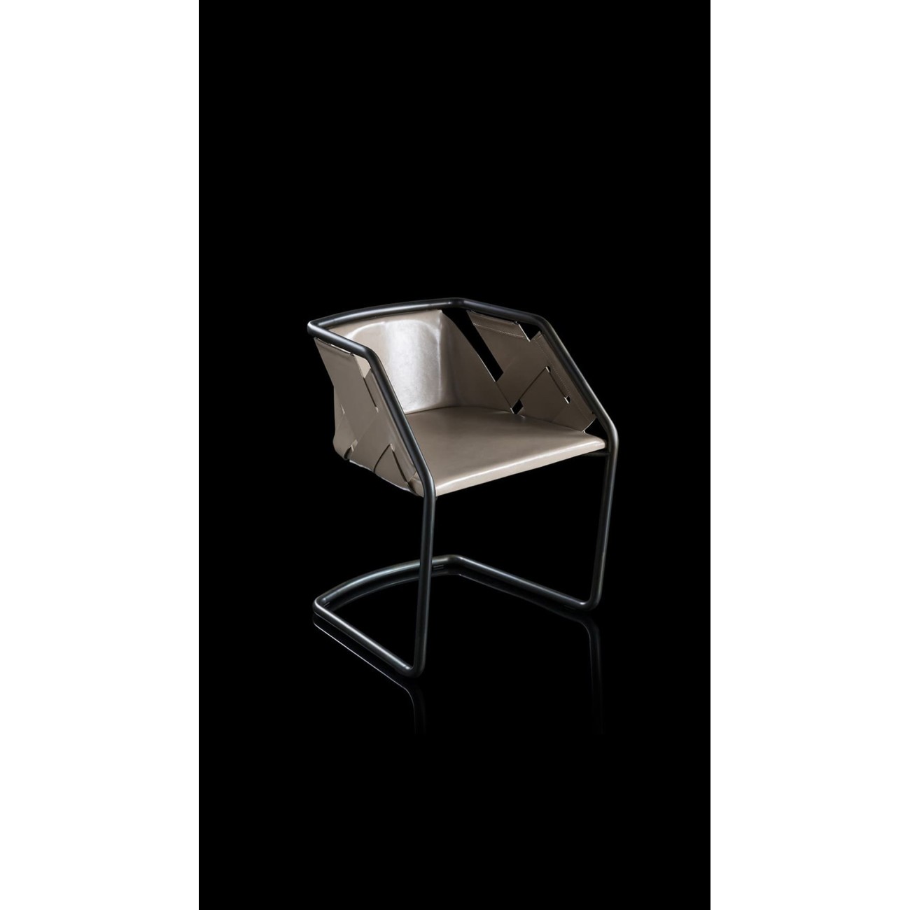 HENGE CHAISE STRIP