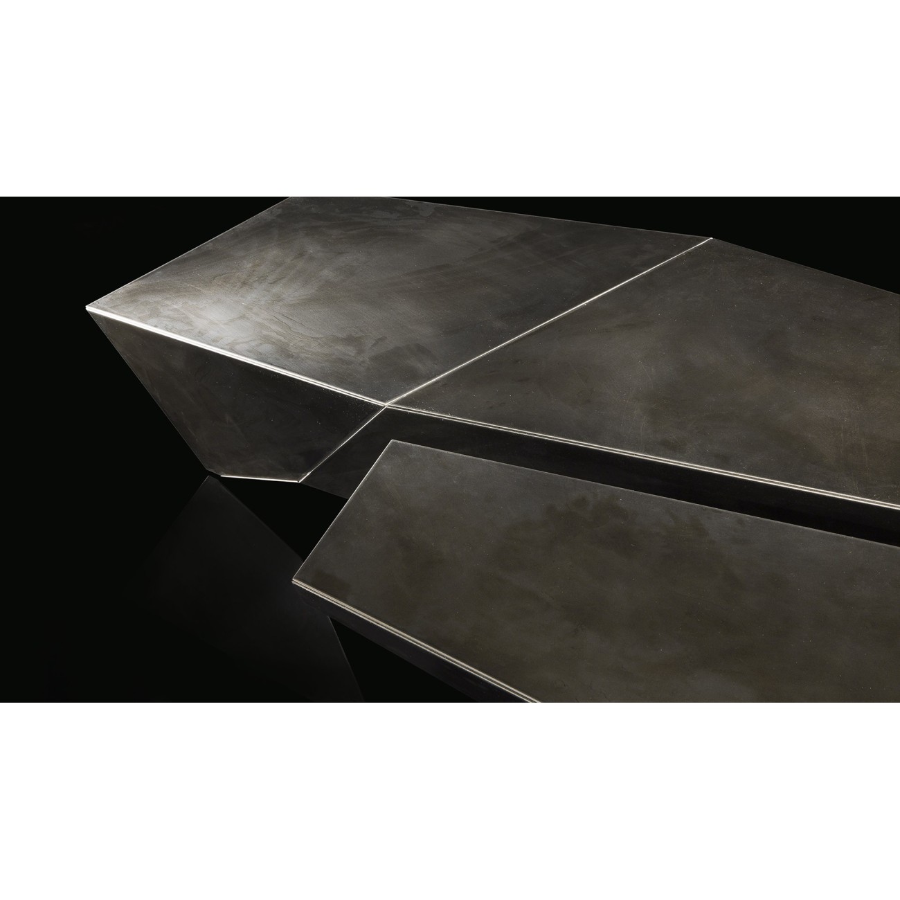 HENGE PETITE TABLE MONOLITH