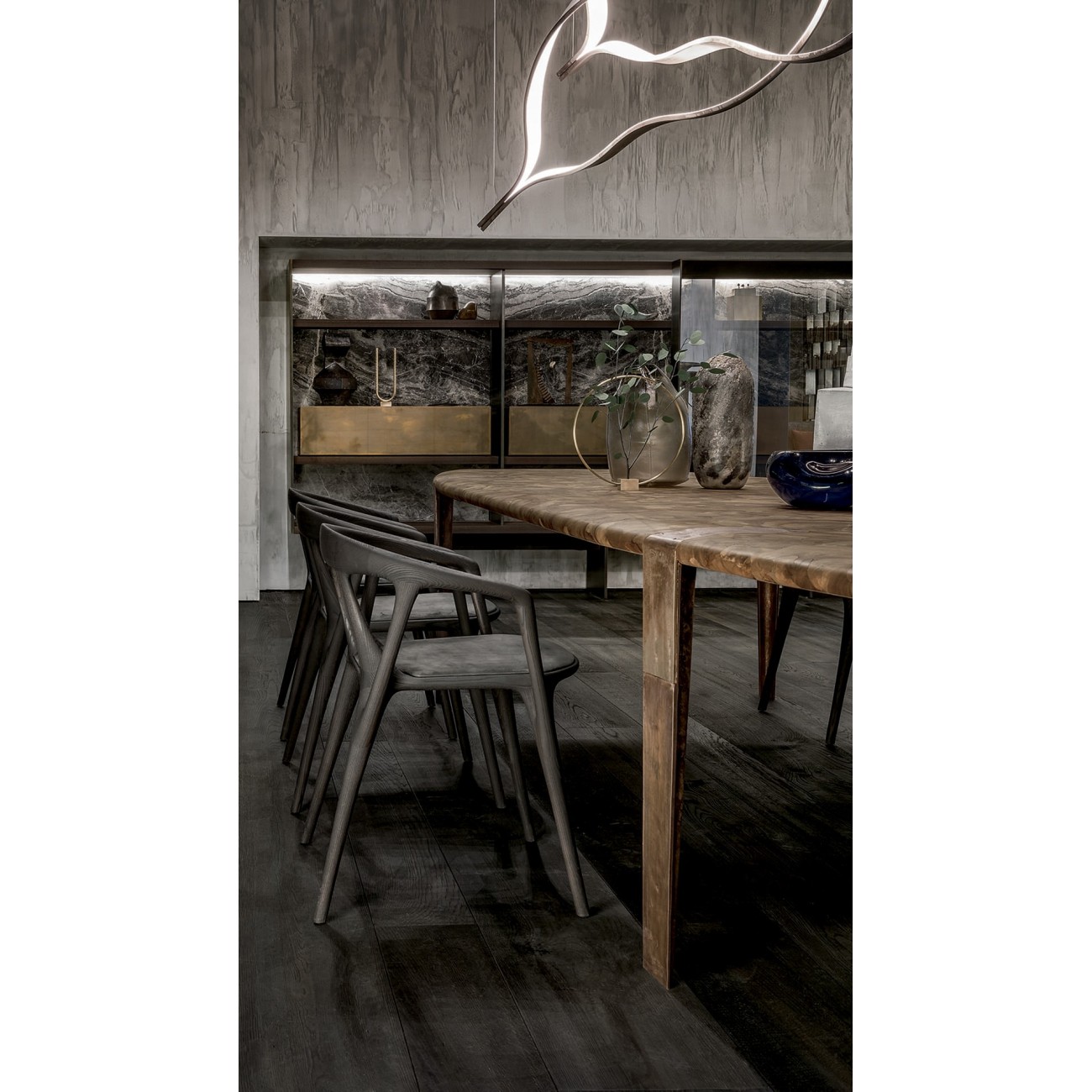 HENGE TABLE OXYMORON