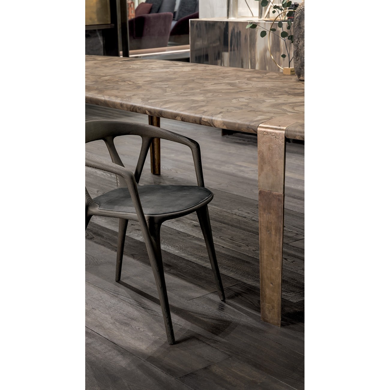 HENGE TABLE OXYMORON