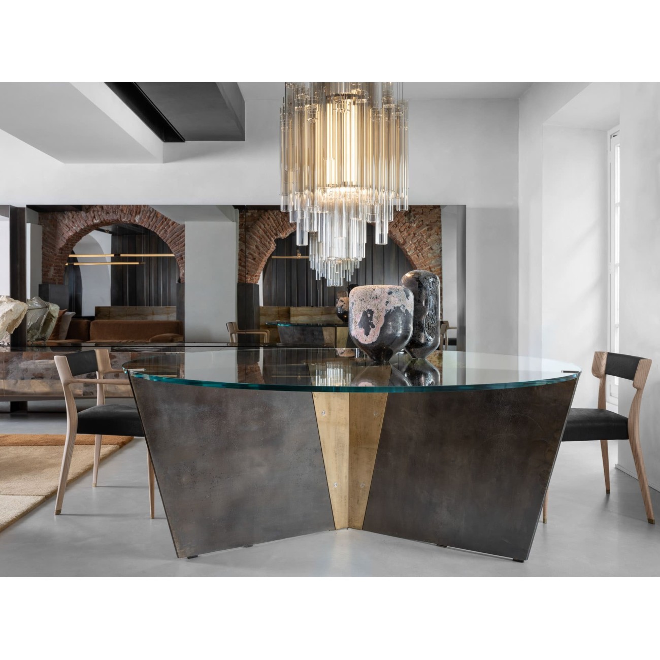 HENGE TABLE GOTHAM EVO