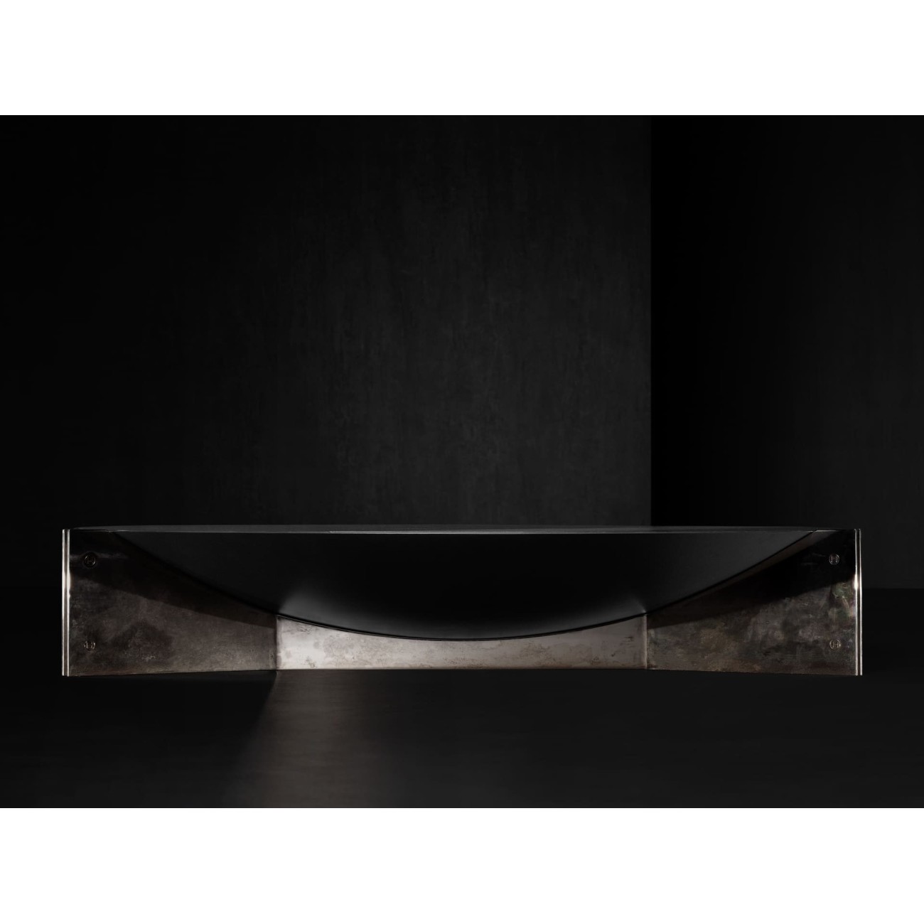 HENGE PETITE TABLE MUSE