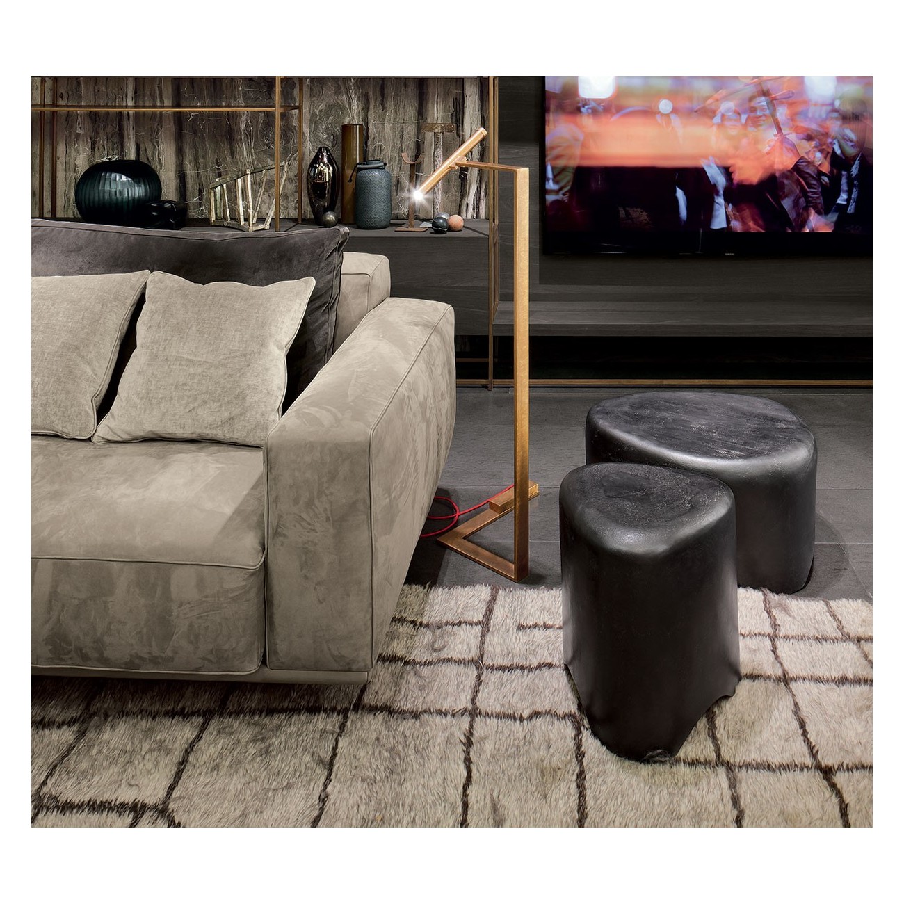 HENGE PETITE TABLE PEBBLE
