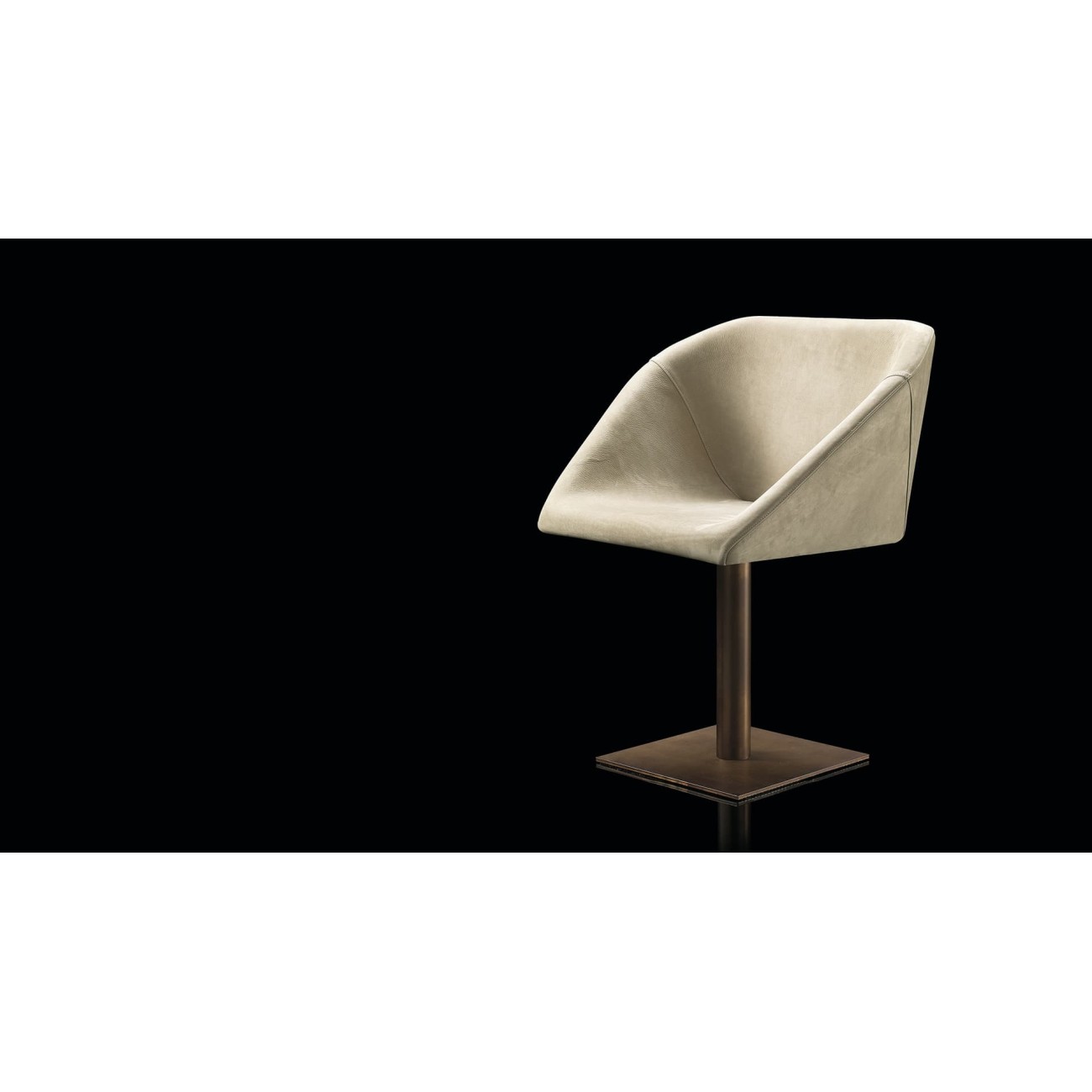 HENGE CHAISE HEXAGON