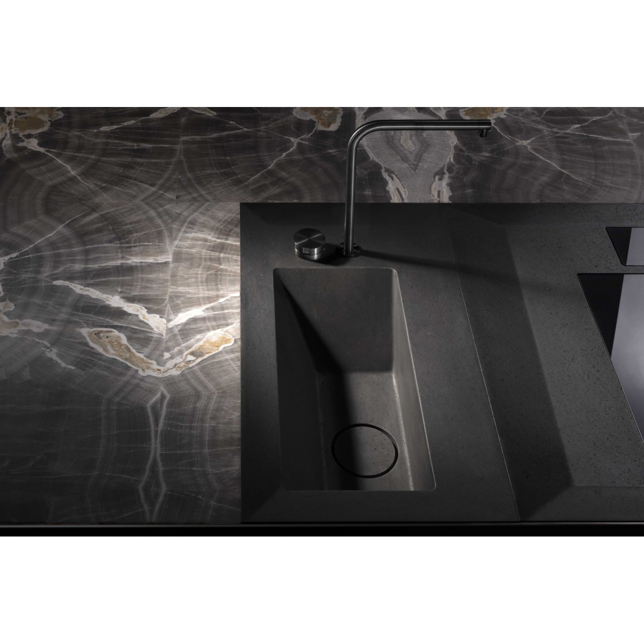 HENGE KITCHEN OXYGEN