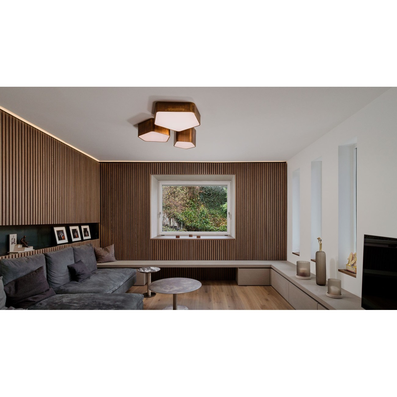 HENGE LAMP BAT LIGHT