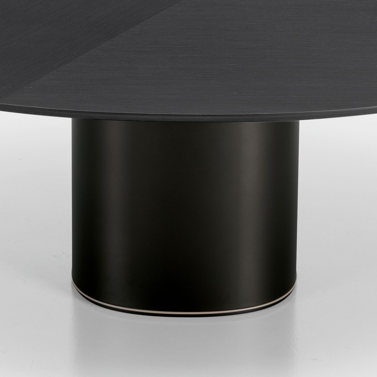 KRISTALIA HOLO PILLAR TABLE