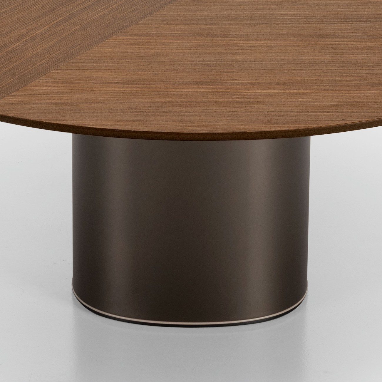 KRISTALIA HOLO PILLAR TABLE