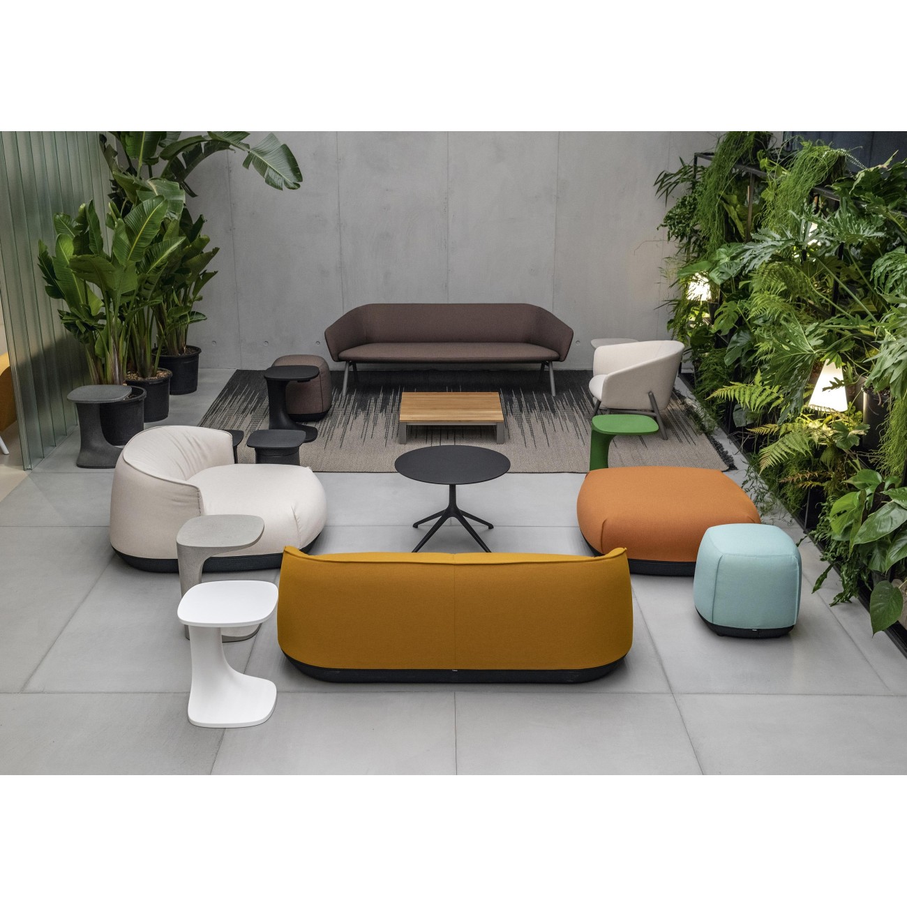 KRISTALIA LOUNGE ARMCHAIR BRIONI