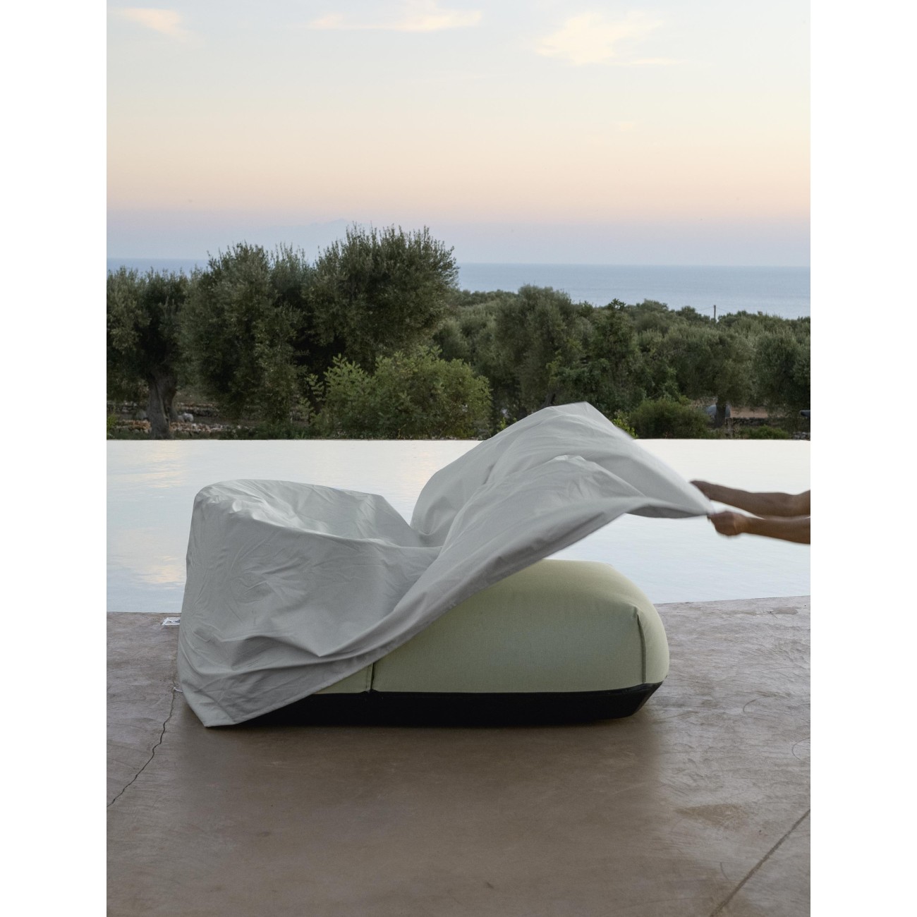 KRISTALIA LOUNGE ARMCHAIR BRIONI