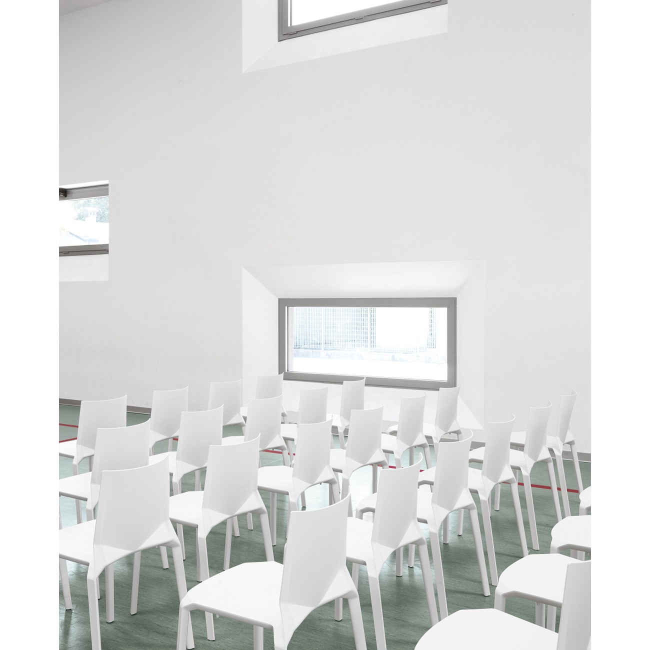 KRISTALIA SEDIA PLANA