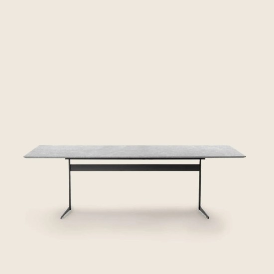 FLEXFORM FLY OUTDOOR TABLE