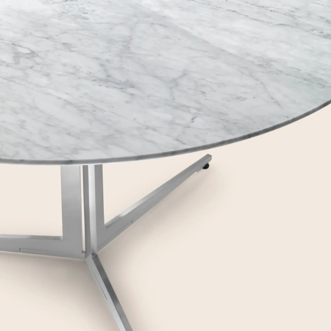 FLEXFORM FLY TABLE
