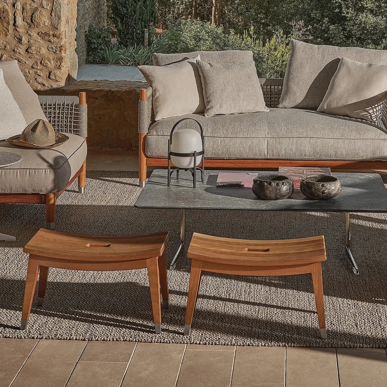 FLEXFORM LOTUS POUF OUTDOOR