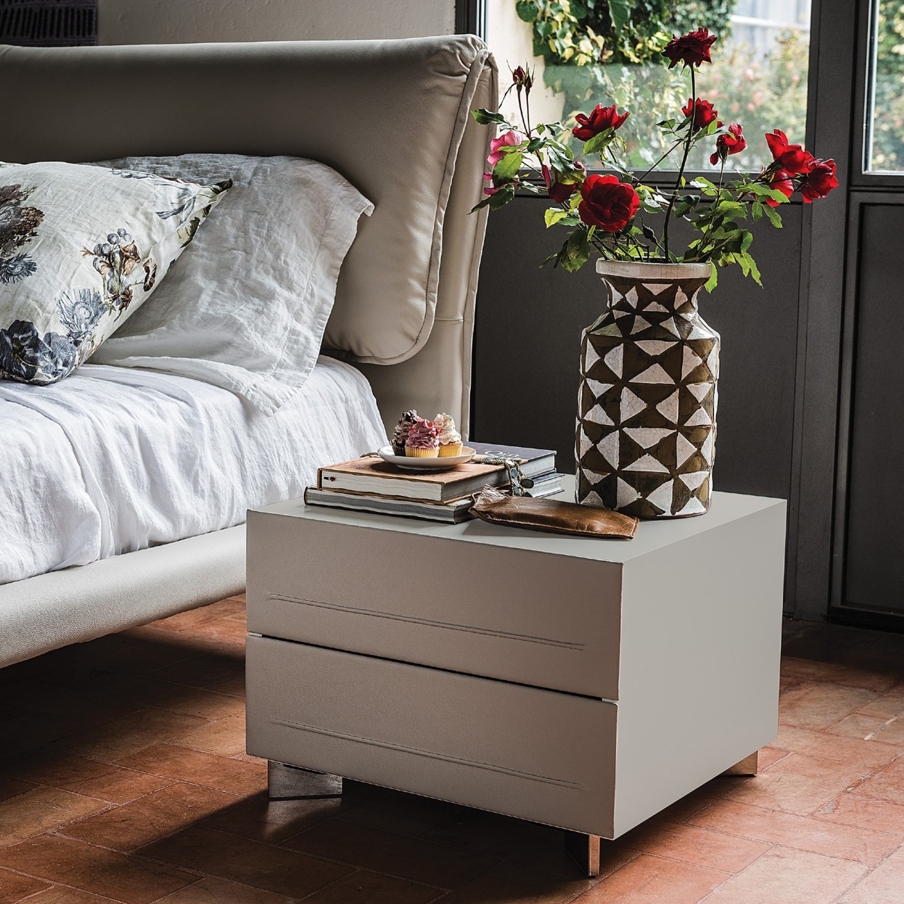 CATTELAN ITALIA BEDSIDE TABLE DYNO