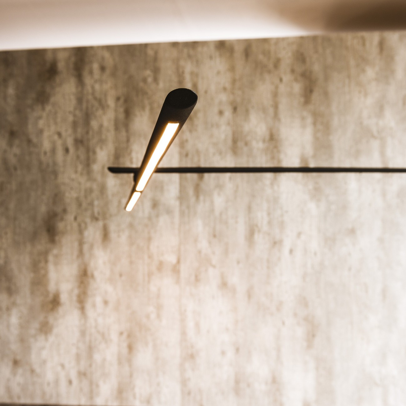 CATTELAN ITALIA FLOOR LAMP STEALTH