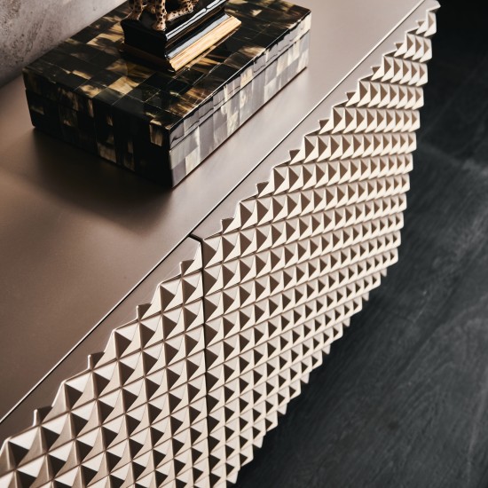 CATTELAN ITALIA BUFFET ROYALTON