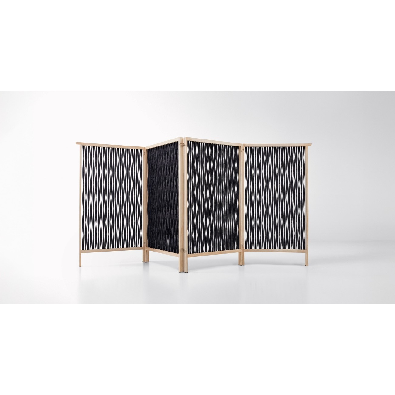 PAOLA LENTI – SENKAI SCREEN