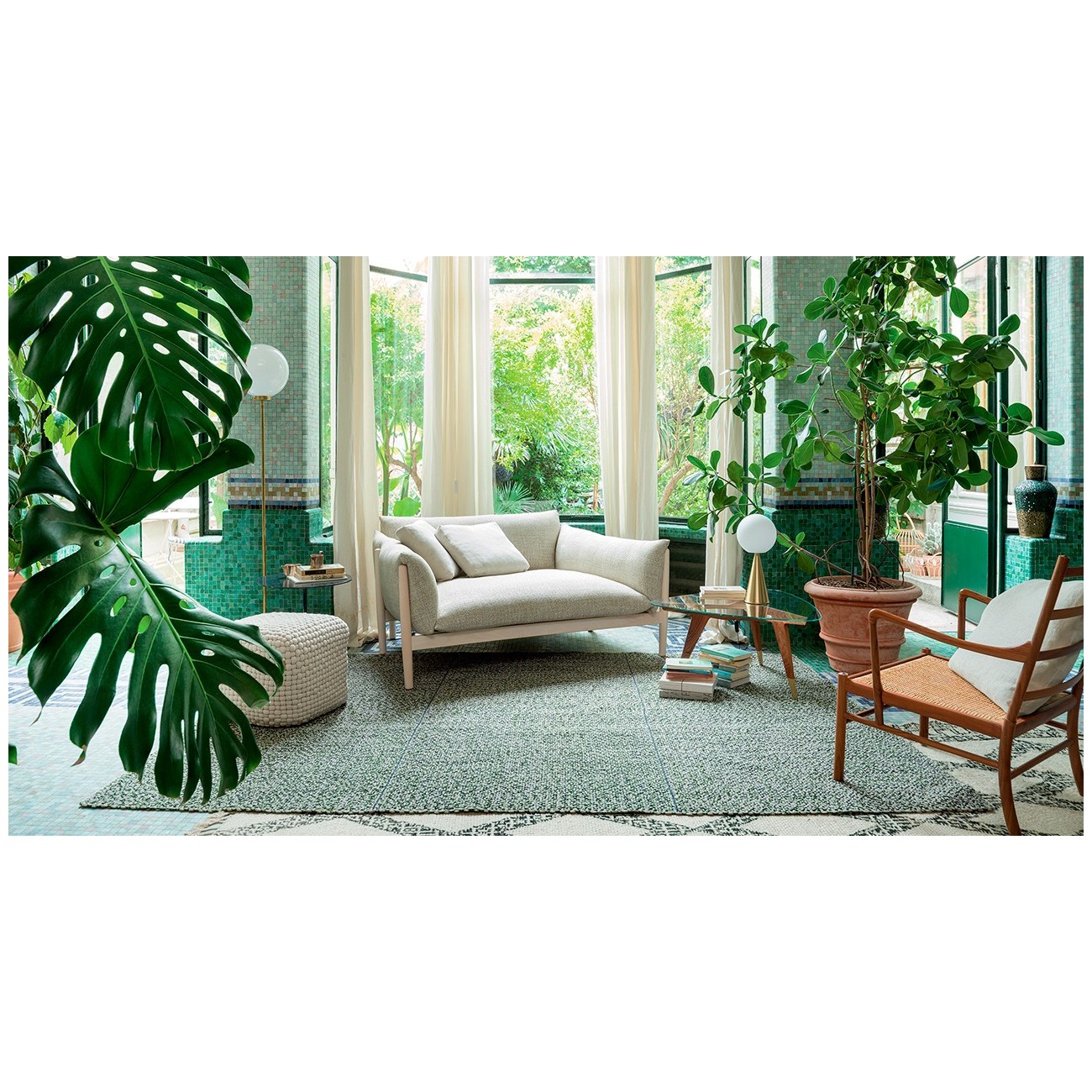 PAOLA LENTI – TAPIO CANAPÉ