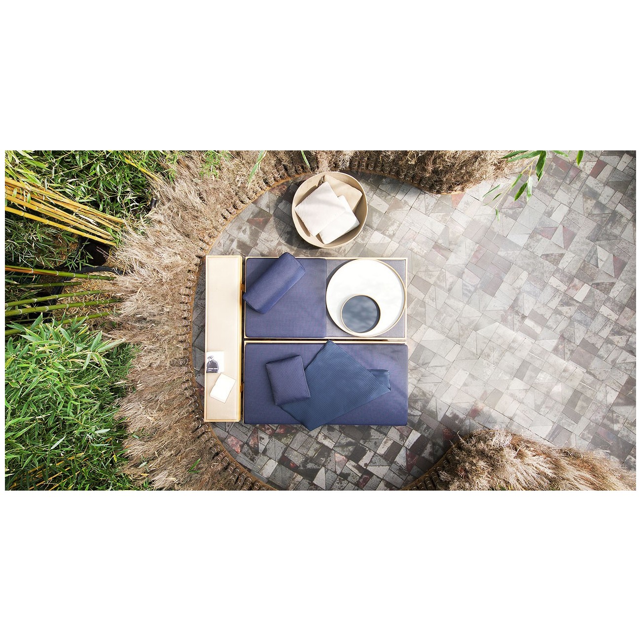 PAOLA LENTI - TOKU BENCH